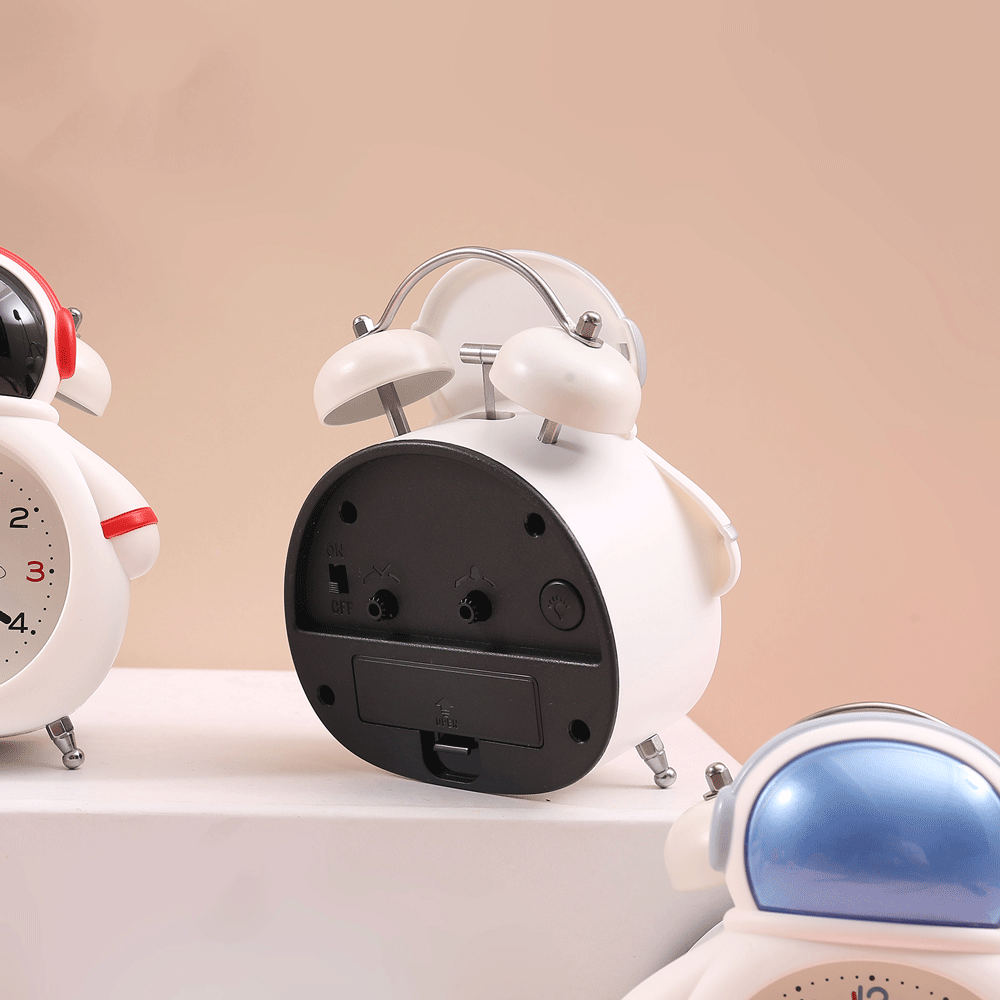 Make Memories From Sunrise To Sunset With Space Astronaut Clock. - TinyBo