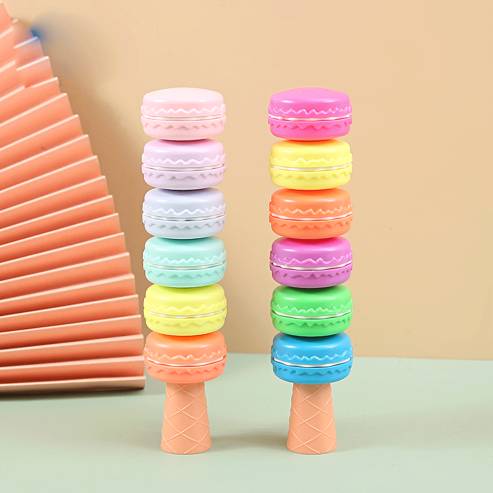 Stylish macaron style highlighter pen.