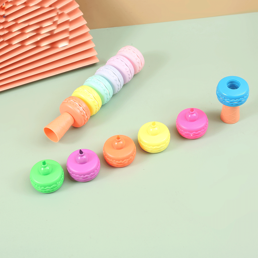 Stylish macaron style highlighter pen.