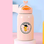 Load image into Gallery viewer, Premium quality cute duckling kids sipper bottle.(400mL) - TinyBo
